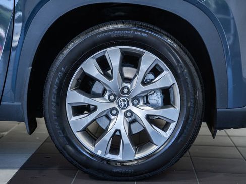 Used 2025 Toyota Grand Highlander AWD Hybrid image 18