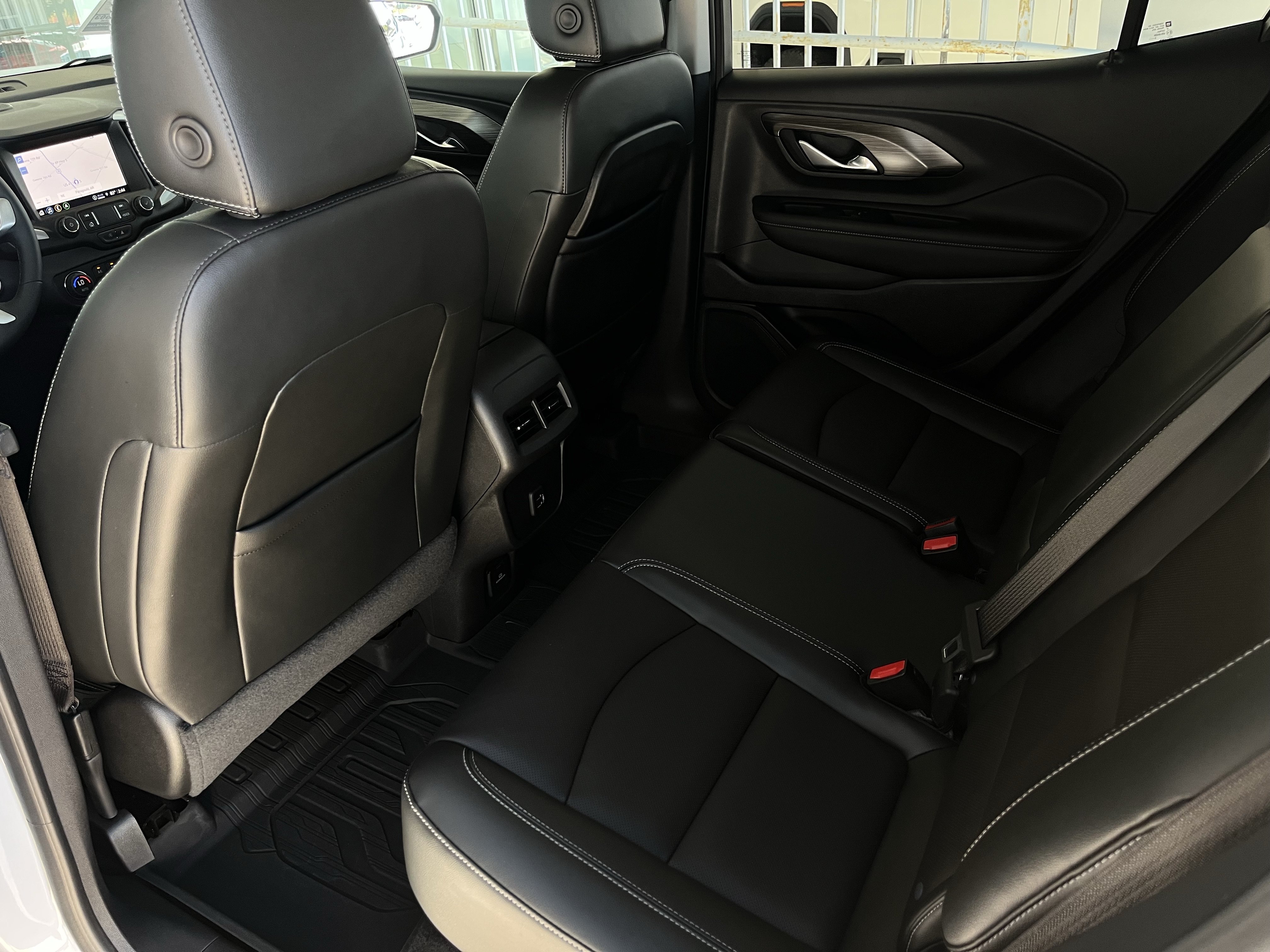 Used 2023 GMC Terrain SLT w/ Infotainment Package II FWD image 8