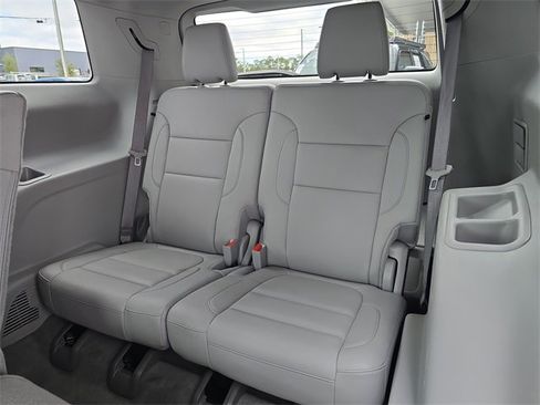 Certified 2023 GMC Acadia SLT image 17