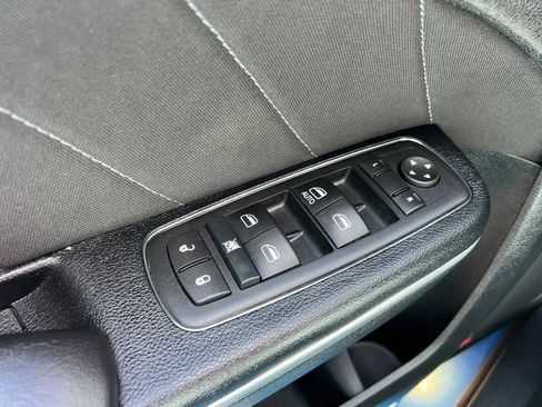 Used 2015 Dodge Charger SXT RWD image 31