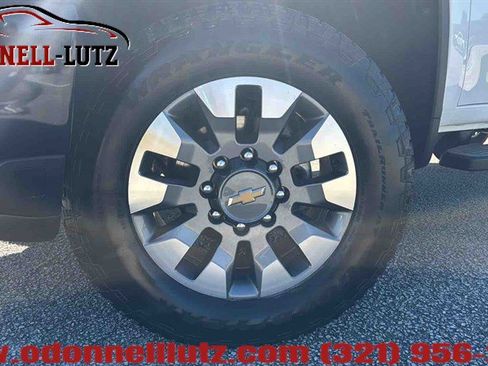 Used 2024 Chevrolet Silverado 2500 Custom w/ Custom Convenience Package image 2