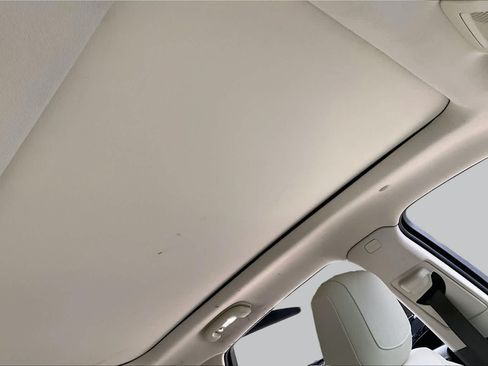 Used 2025 Cadillac XT5 Premium Luxury w/ LPO, Floor Liner Package FWD image 13