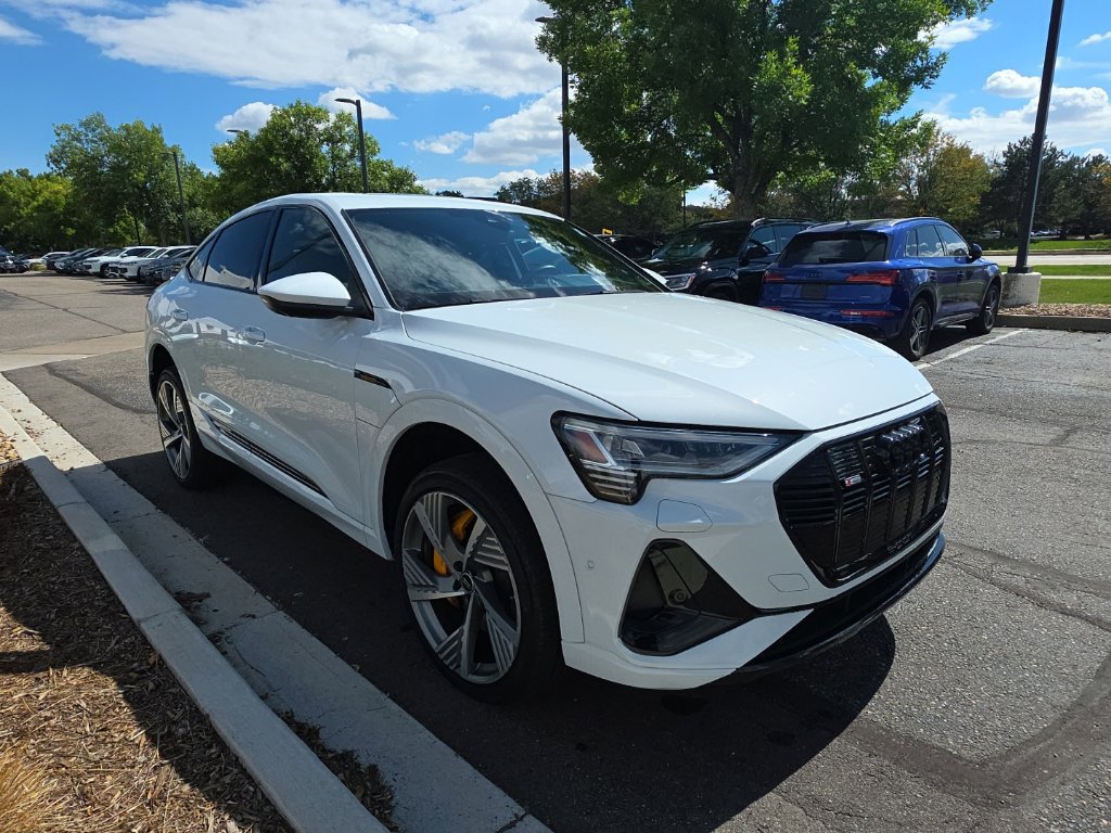 Used 2023 Audi e-tron Prestige w/ Prestige Package AWD/4WD image 8