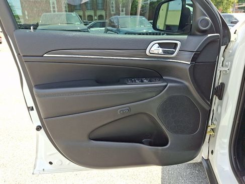 Used 2021 Jeep Grand Cherokee Limited w/ Premium Lighting Group AWD/4WD image 14
