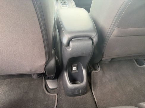 Used 2017 Honda HR-V EX image 10