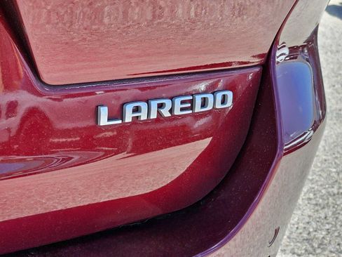 Used 2024 Jeep Grand Cherokee L Laredo RWD image 9