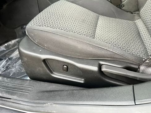 Used 2009 Pontiac G6 Sedan w/ Preferred Package image 18