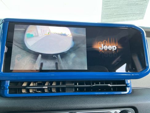 Used 2024 Jeep Wrangler Sport S image 29