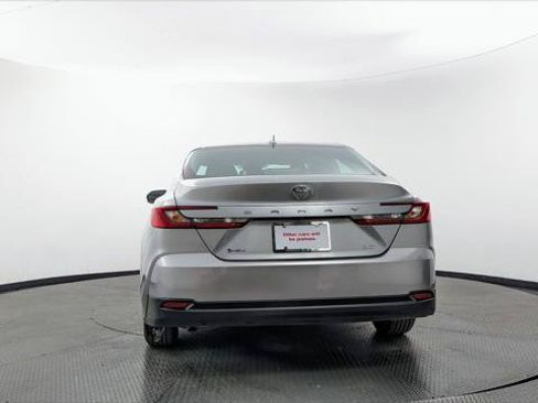 Used 2025 Toyota Camry LE FWD image 7