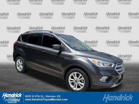 Used 2018 Ford Escape SE w/ SE Sync 3 Package FWD image 1