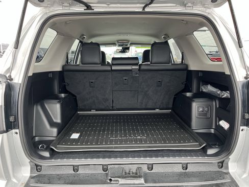 Used 2024 Toyota 4Runner SR5 Premium image 5