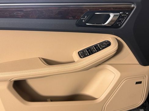 New 2026 Porsche Macan image 26