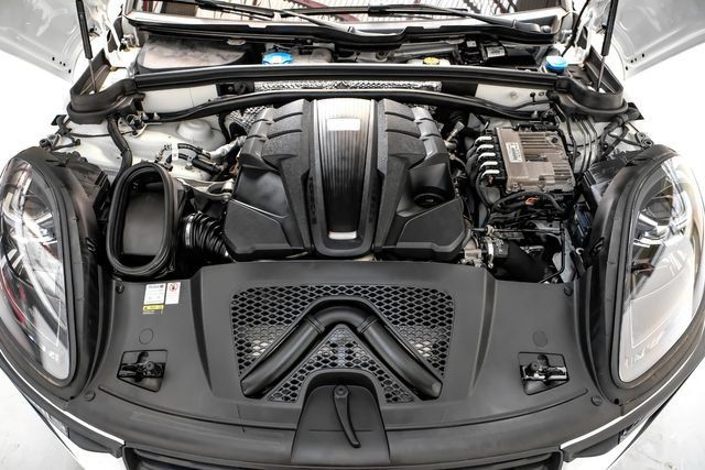Used 2022 Porsche Macan S AWD/4WD image 53