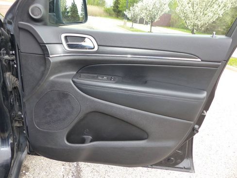 Used 2021 Jeep Grand Cherokee Limited AWD/4WD image 38