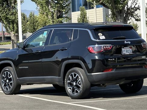 Used 2022 Jeep Compass Latitude image 6