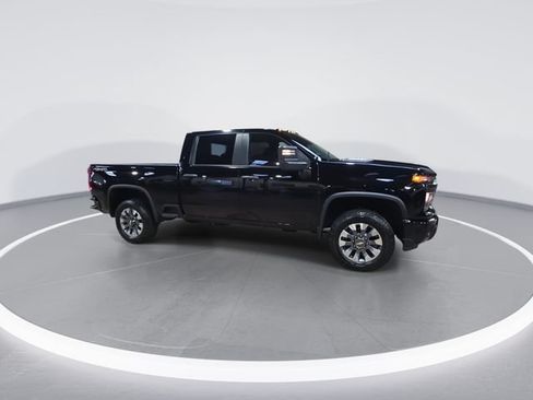 Used 2024 Chevrolet Silverado 2500 Custom w/ Custom Value Package AWD/4WD image 2