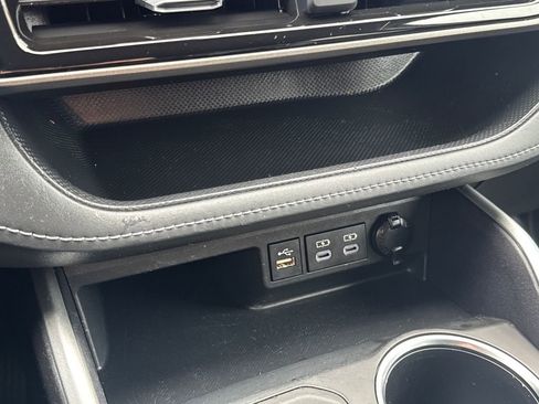 Used 2023 Toyota Highlander LE image 25