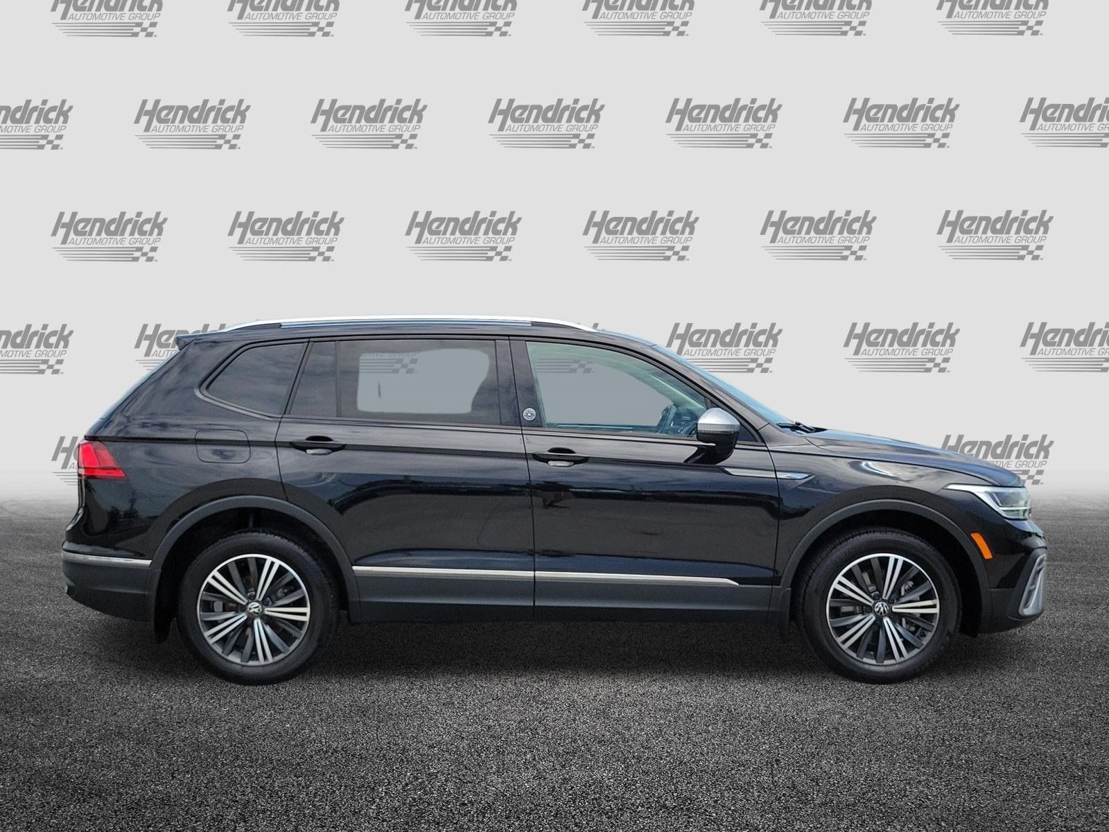Used 2024 Volkswagen Tiguan Wolfsburg Edition w/ MDO Package, Two-Row AWD/4WD image 8