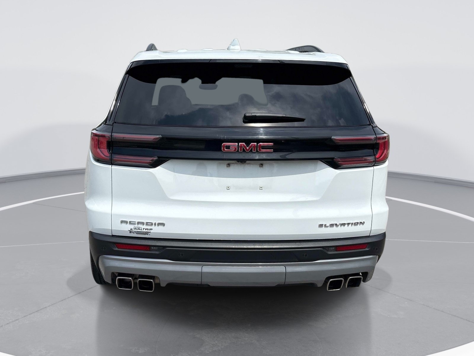 Used 2026 GMC Acadia Elevation w/ Elevation Premium Package FWD image 7