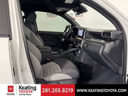 Used 2024 Toyota Tacoma TRD Sport image 19