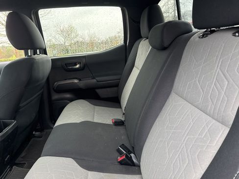 Used 2023 Toyota Tacoma TRD Sport w/ Advanced Technology Package image 16