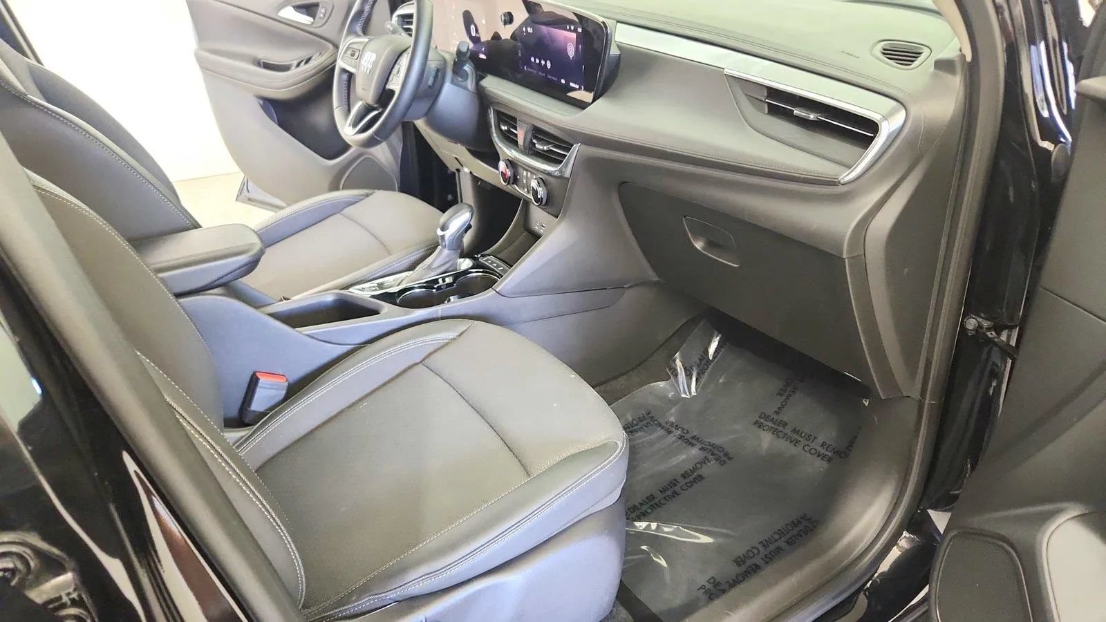 Used 2024 Buick Encore GX Preferred AWD/4WD image 28