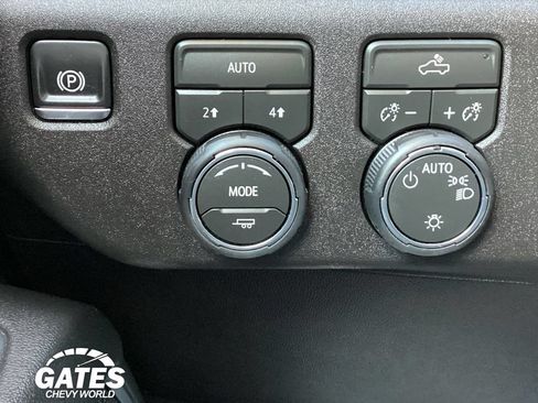 Used 2026 Chevrolet Silverado 1500 LT AWD/4WD image 23