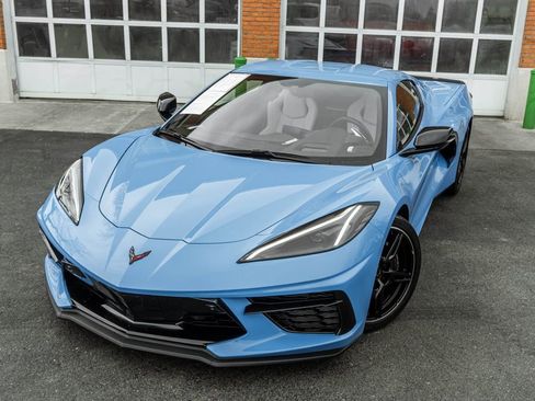 Used 2023 Chevrolet Corvette Stingray Preferred Cpe w/ Z51 Performance Package image 2