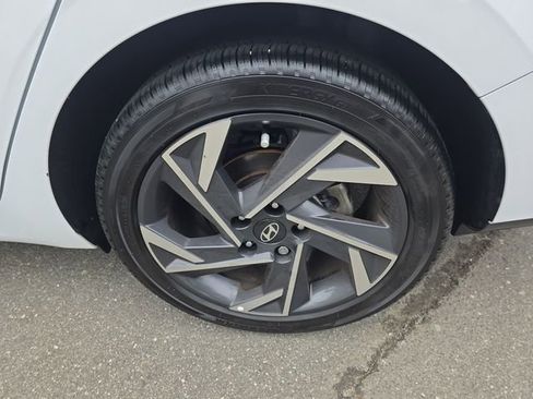 Used 2025 Hyundai Elantra SEL w/ Cargo Package image 44