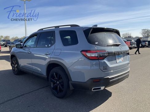 Used 2025 Honda Pilot Black Edition image 32