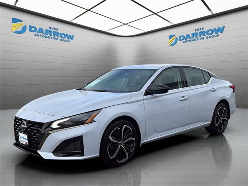Certified 2024 Nissan Altima 2.5 SR w/ SR Premium Package image 1