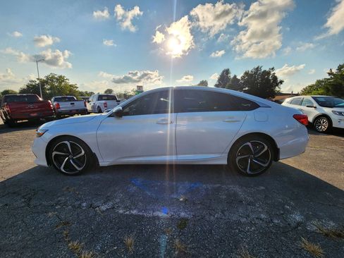 Used 2021 Honda Accord Sport image 4