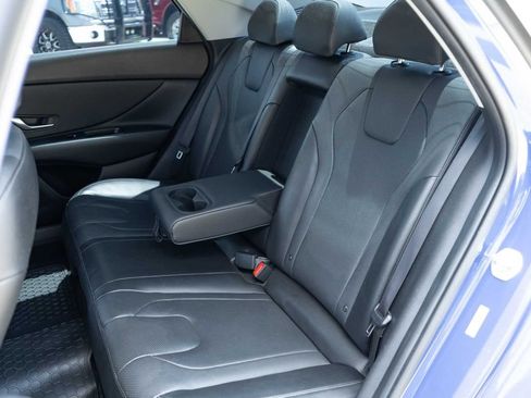 Used 2022 Hyundai Elantra Limited w/ Preferred Accessory Package FWD image 15