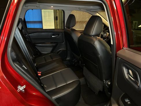 Used 2023 Nissan Rogue SV w/ SV Premium B Package AWD/4WD image 18