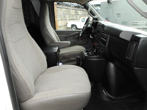 Used 2016 Chevrolet Express 2500 w/ Cold Climate Package RWD image 25