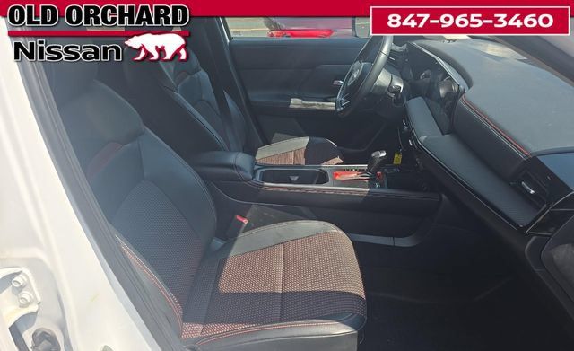 Used 2025 Nissan Kicks SR AWD/4WD image 7