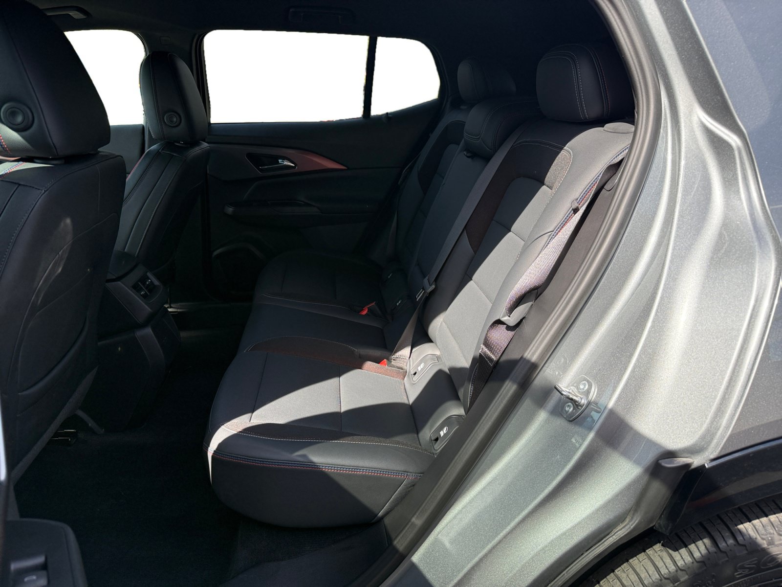Used 2024 Chevrolet Equinox EV RS FWD image 16
