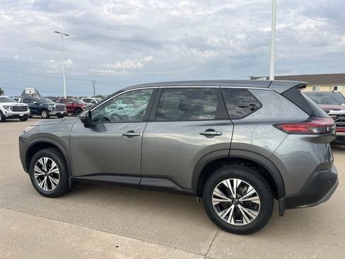 Used 2023 Nissan Rogue SV image 7