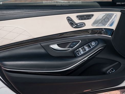 Used 2019 Mercedes-Benz S 560 Sedan image 19