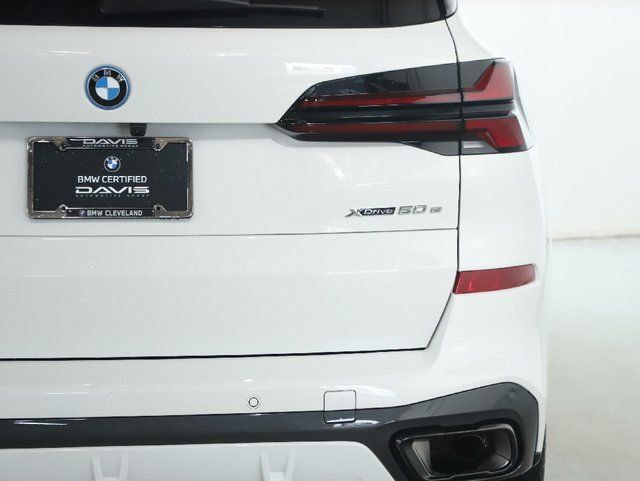 Used 2026 BMW X5 xDrive50e w/ M Sport Package AWD/4WD image 45