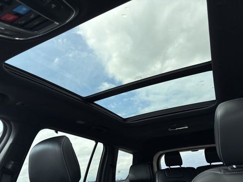 Used 2024 Jeep Grand Cherokee L Limited w/ Luxury Tech Group II image 44