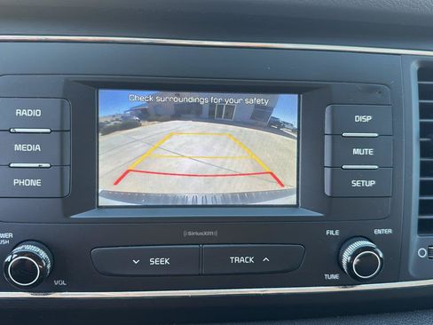Used 2018 Kia Sedona L FWD image 14