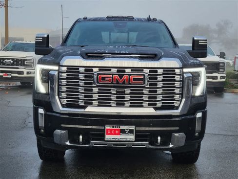 Used 2024 GMC Sierra 2500 Denali w/ Denali Reserve Package image 9