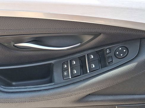 Used 2012 BMW 550i xDrive Sedan AWD/4WD image 12