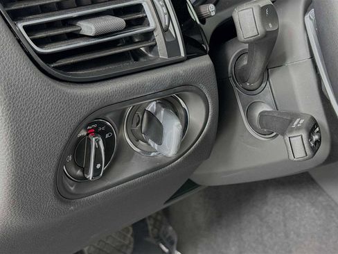 Certified 2025 Porsche Macan image 14