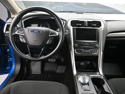 Used 2019 Ford Fusion SE image 11
