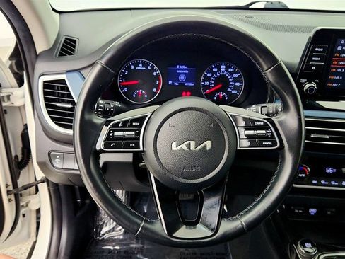 Used 2023 Kia Seltos S AWD/4WD image 13