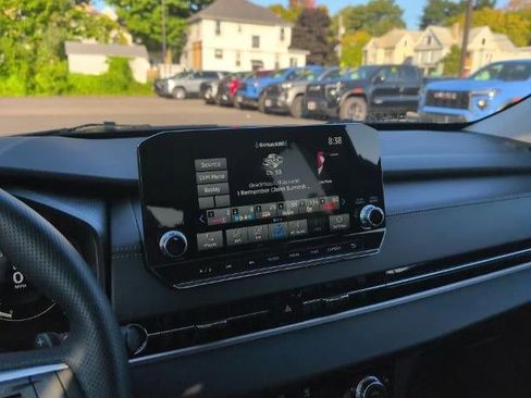 Used 2024 Mitsubishi Outlander SEL image 13