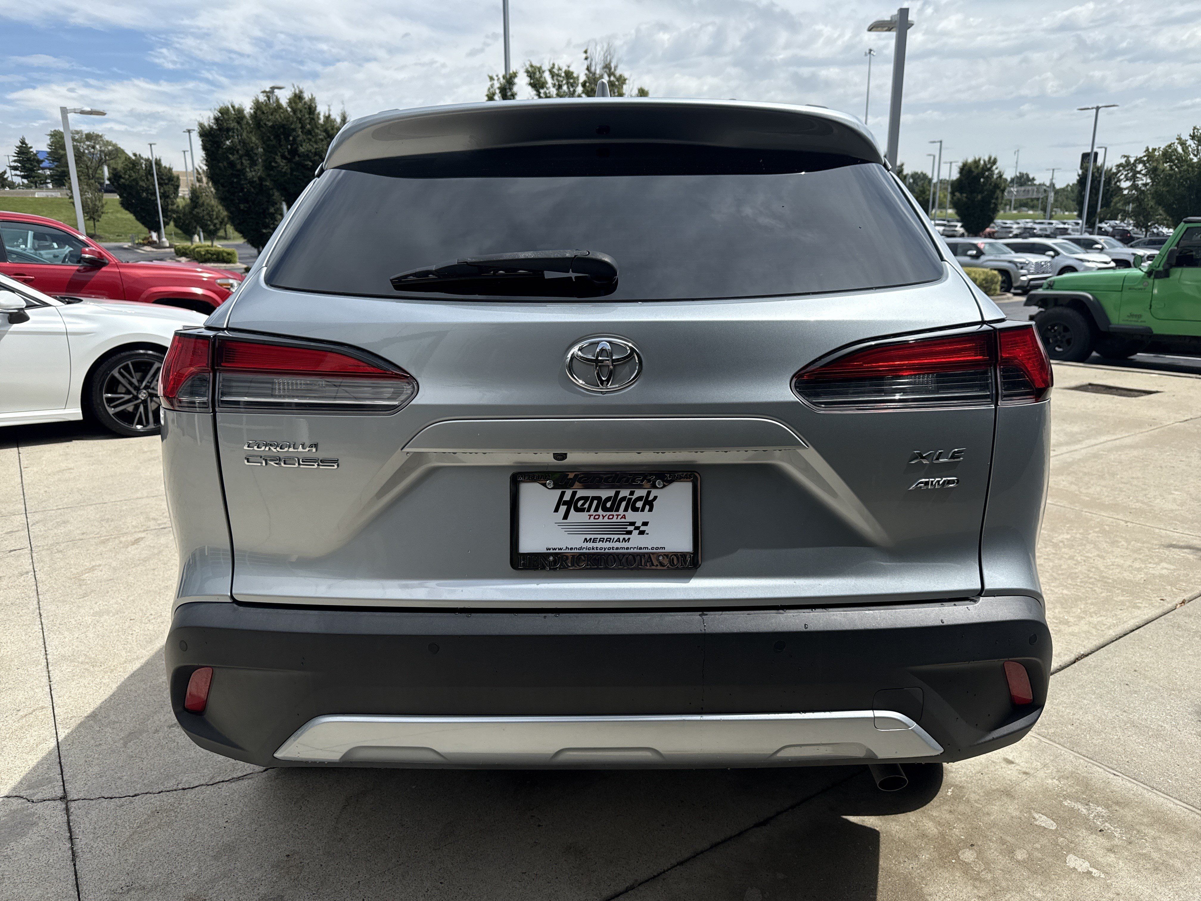 Used 2024 Toyota Corolla Cross XLE AWD/4WD image 8