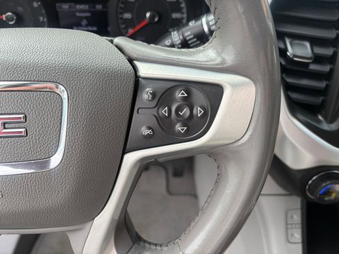 Used 2019 GMC Acadia SLE image 19